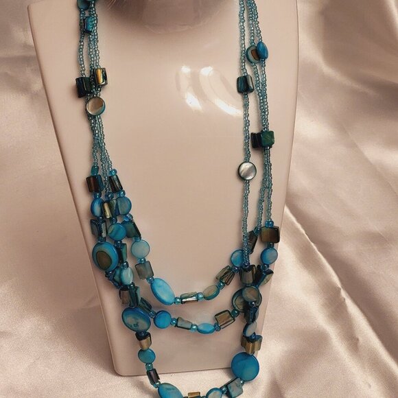 Unique Triple Strand ~ Stone and Bead Necklace ~ Excellent Condition - Picture 2 of 7